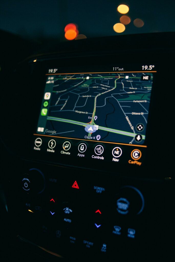 image d'un GPS dans une voiture